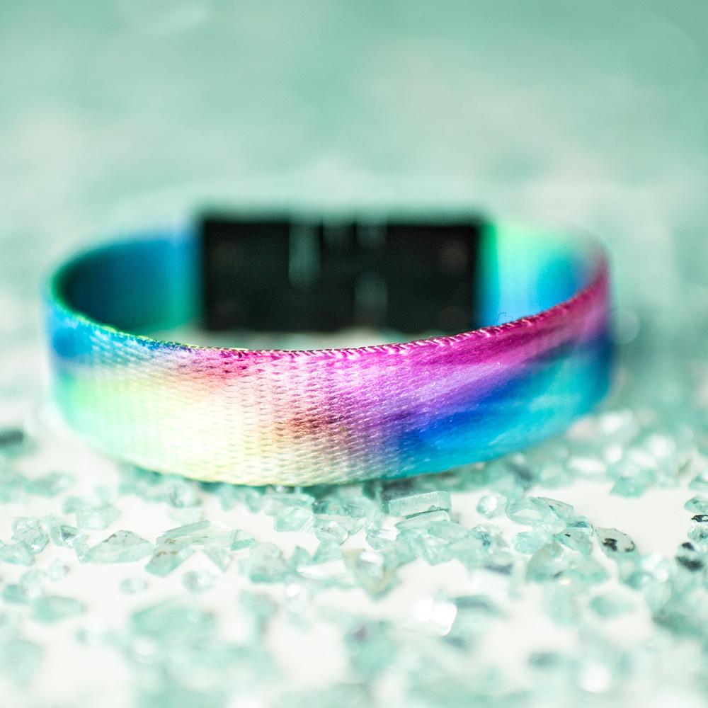 Studio zoomed in image of Go With The Flow clasped 